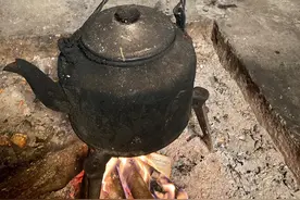 一个39岁男人的自述：第一次听见姐姐哭泣，我决定要帮助姐姐。图片