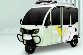 金彭推出一款五门三座电动三轮车，电池能用10年，续航达150公里图片