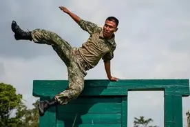 我军官兵汗衫史话：军人汗衫成官兵标配！贴身柔软应感恩强大祖国图片