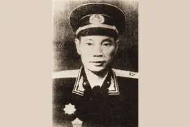 四野的两广纵队，正副司令员后都授了少将，那么政委呢？图片