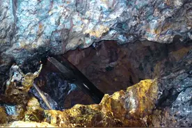 最值钱的大坑，方圆二百平方公里，埋藏着世界一半以上的黄金图片