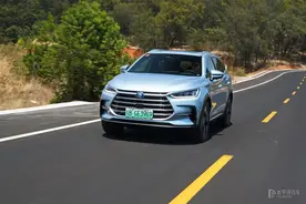 比亚迪又来虐对手！强化底盘、升级配置，新款唐DM-i冠军版有多香图片