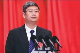 《政府工作报告》全文发布图片