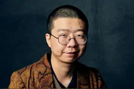 笑果文化辱华事件，该公司真是蛇鼠一窝，偷挂“东亚病夫”牌匾！图片