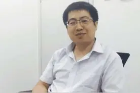 比七哥更痴狂，大学生王刚躲网吧打十年游戏，遗言：别卖我的账号图片