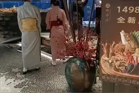 江苏南京，男生硬着头皮请两女生吃日料，一顿饭花去近5千元图片