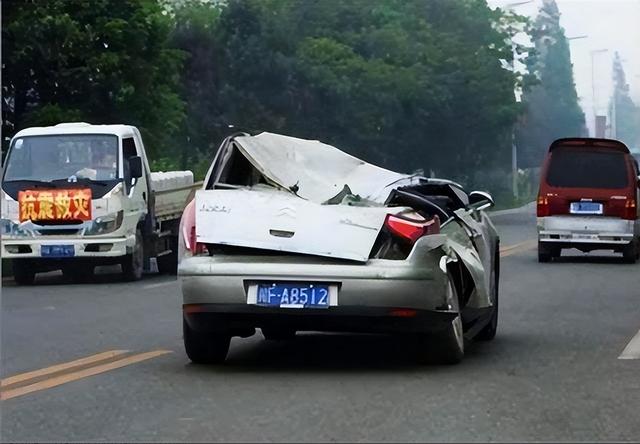 汶川地震幸存的“神车”：只因车牌特殊，公安部特批，入驻纪念馆