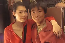 《天下无贼》19年了！王宝强发文感谢刘若英帮自己：戏外你就是我姐，我永远都是你那个又傻又可爱的傻根弟弟图片