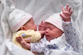 一月睡二月哭三月攒肚子，掌握正确的育儿密码，轻松拿捏小宝贝图片