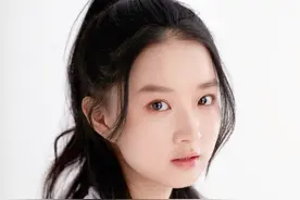 《国色芳华》10位美女换上现代装，个个反差大认不出，丫鬟太惊艳图片