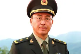 韦昌进眼球被打掉后坚守11小时，高喊：向我开炮！独女也投身国防图片