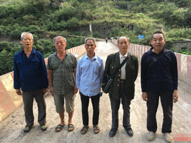 借款一千五逾期的图片，老人修桥收费 配图01
