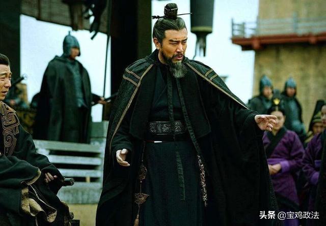最脍炙人口的10首诗，读来慷慨激昂，方显英雄本色