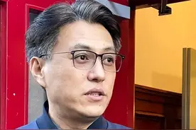 断崖式衰老！不露面不知道，一露面吓一跳，这些明星突然就老了！图片