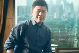 “资本大佬”王冉：51岁娶小17岁童瑶，并承诺余生为娇妻保驾护航图片