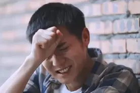 从“轧戏咖”到“谎言咖”再到晒手术证明，终究是郑业成错付了图片