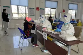 美年医护40人参加上海“36小时核酸检测大决战”，单日完成核酸采样近3万人次图片