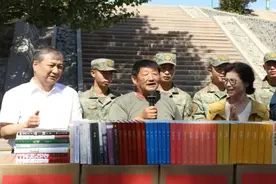 万里边关书满营 ——北京公益组织致敬边关文化润疆行动纪实图片
