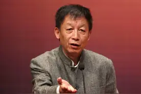 “易中天品三国”是什么水平？《品三国》能算是合格的历史书籍吗图片