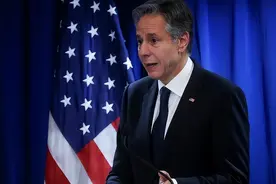 7月1日：中国战机穿越美航母上空，美国指挥官怒不可遏：我们走!图片