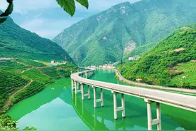国内最美水上公路图片