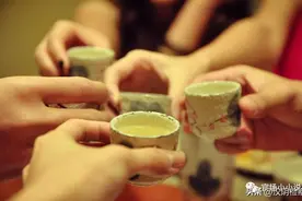 官场小小说：《作陪》图片