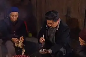 偏僻山村惊现“烧蛋”神医，一颗鸡蛋包治百病，记者拍下神奇一幕图片