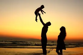 一个父亲的深夜坦白：“我这辈子最后悔的事，就是把孩子养得太老实......”图片