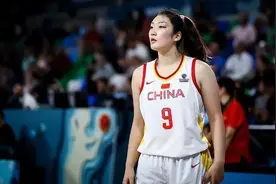 中国女神李梦：壮如牛！英国苗条球员在她面前瞬间失色图片
