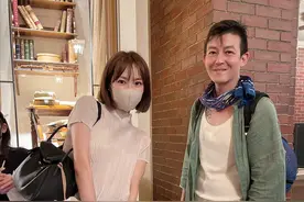 陈冠希一家现身迪士尼，娇妻获赞九头身美女，5岁女儿萌化路人图片