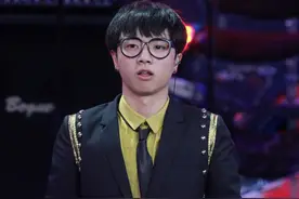 歌曲怪异，舞蹈荒诞，但总能出现在高级舞台，他就是华晨宇？图片