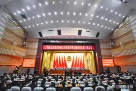 政协酒泉市五届一次会议胜利闭幕图片