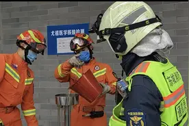 汽车加油后突发漏油 蓝朋友出手处置化危机图片