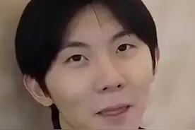 有种倔强叫“颜值天花板”，滤镜一丢就原形毕露，尬吹颜值羞不羞图片