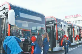 乌鲁木齐市五条公交线路引进一批新能源车辆图片
