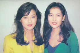 50岁刘小慧近况，嫁苏志威住过亿豪宅生活惬意，月花超3万养宠物图片