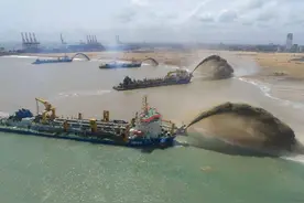 大量工程船在南海集结，美国卫星发现，中国正在新一轮填海造岛图片