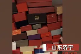山东女子晒结婚15年老公送的黄金首饰，满满一抽屉：比金店款式多图片