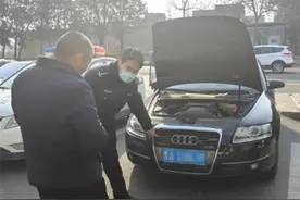 私家车装有警报装置 交警：强制收缴 罚款两千图片