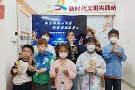 提高创造力和实践力，宝山这里开展手工制作活动图片