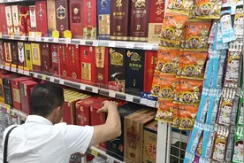 中年男人，喝白酒要注意啥？55岁酿酒师告诉我答案，早知道早受益图片