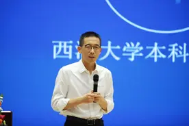 河南籍科学家、西湖大学校长施一公回郑州演讲图片