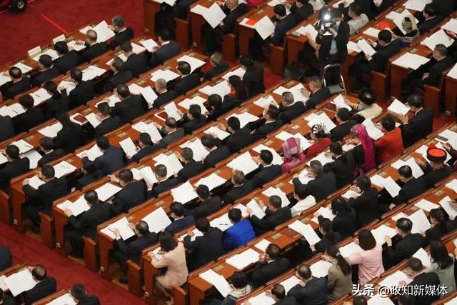 今年的政府工作报告有哪些特殊之处