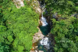 清远溪谷深处隐秘千瀑千潭，广东罕见溯溪泡潭胜地图片