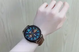 女朋友想买一款智能手表，对比了Apple watch 后，选择了华为watch 3图片