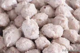 一斤猪肉做一锅丸子，Q弹有嚼劲，做法配方告诉你，做一次就成功图片