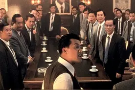 涉赌贩毒，凶杀，20世纪的香港黑帮多猖狂？为何1997年迅速洗白？图片