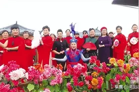 退休后有人为了生活重新上岗，有人上养老下顾小整天忙碌—— “夹心老人”的酸甜苦辣图片