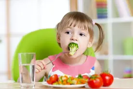 妈妈和过敏食物的持久战，营养师帮你打赢它图片
