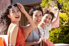 昔日交友软件，成为“约会神器”，明码标价的“灰色产业”被公开图片